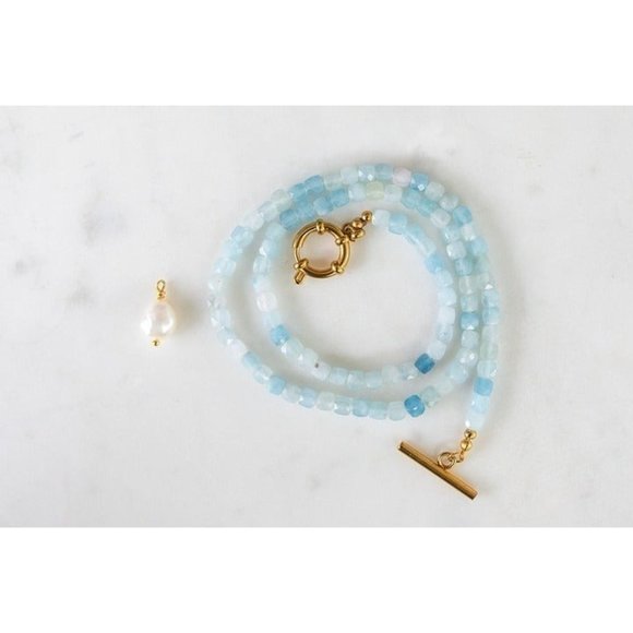 Aquamarine Gemstone Necklace with gold toggle clasp and removeable baroque pearl - Picture 7 of 14